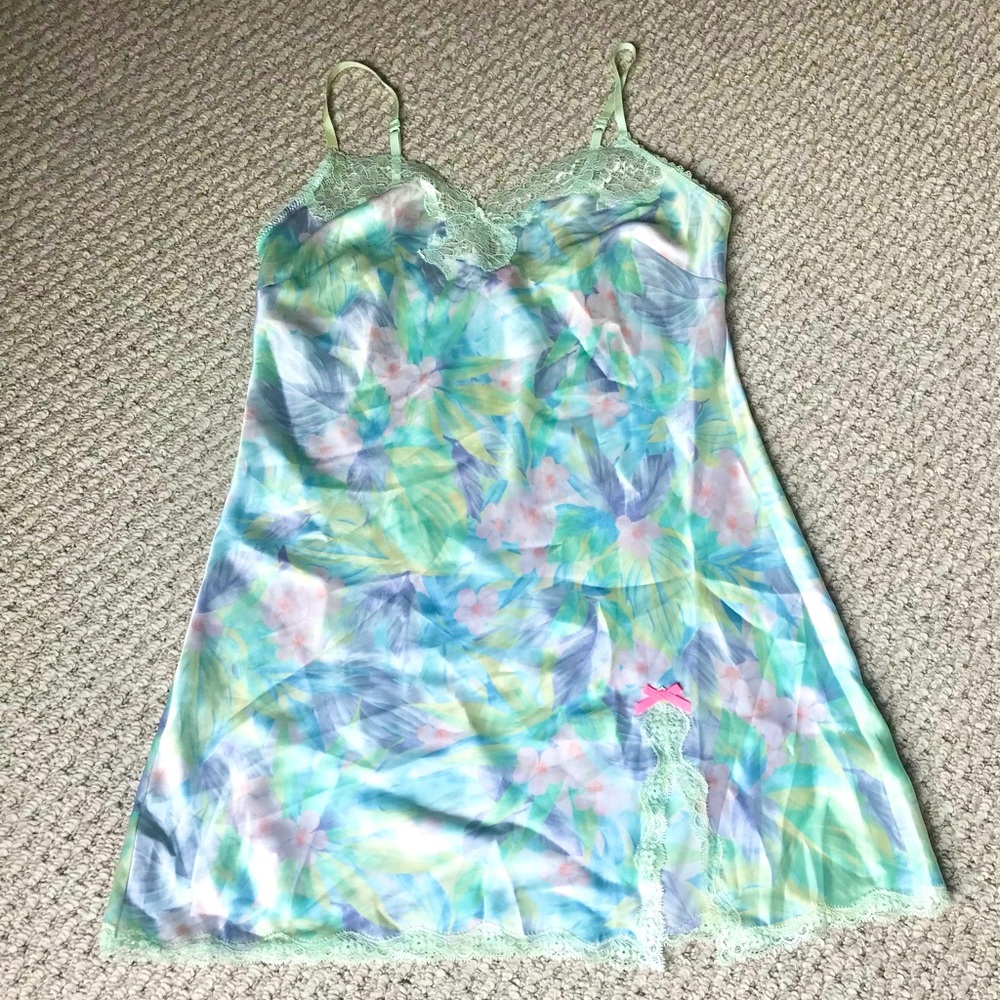 NWOT Victoria’s Secret slip